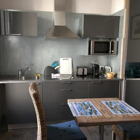 Interieurs-cour ניס